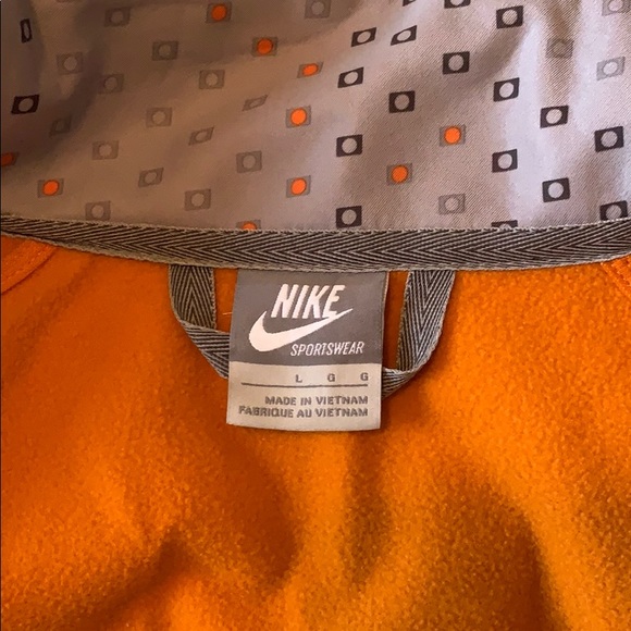 Nike jacket - Picture 3 of 3